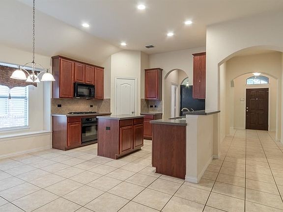 5th image of 9304 Fenway Dr