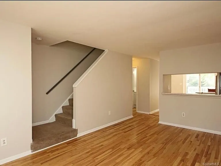 2030 Kings Hwy — Photo 2