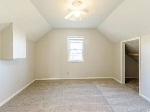 4266 Maple St, Omaha, NE 68111