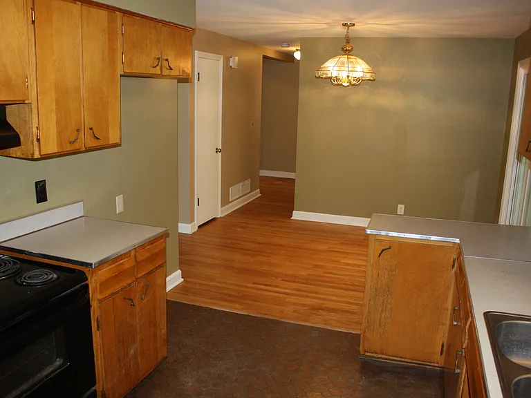 9300 Fern Creek Rd — Photo 7