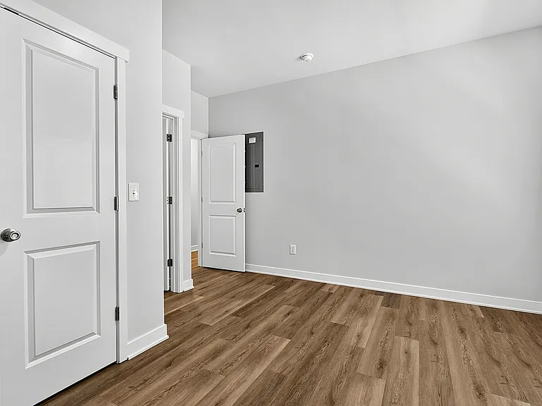 3947 Rookwood Ave #B — Photo 19