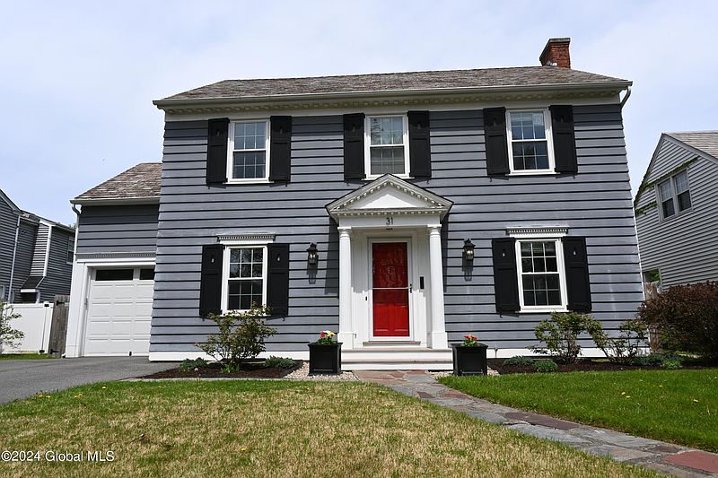 3rd image of 31 Buckingham Drive