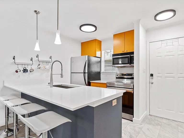 1422 Collier St #103 — Photo 7