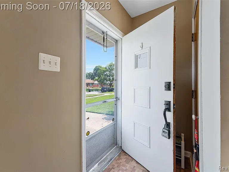 437 W Sunnybrook Dr — Photo 7
