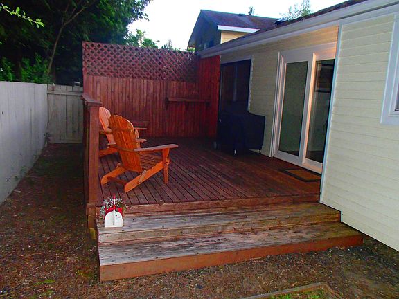 4th image of 7492 Blackbird Dr NE