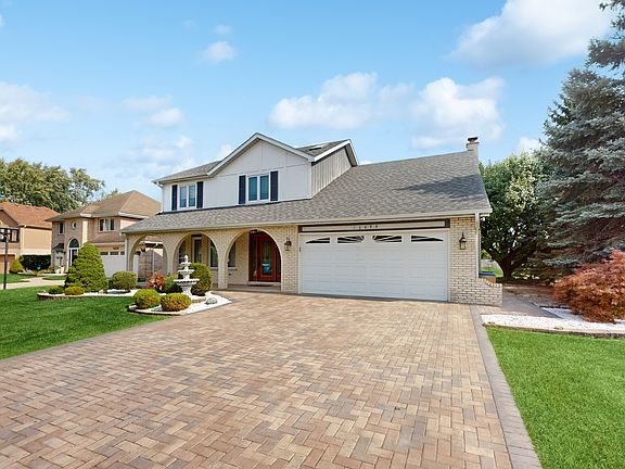 2nd image of 10695 Granada Ct