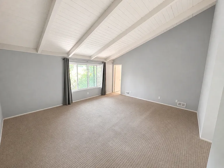 Huge primary bedroom
