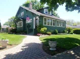 1102 S 4th St, St Charles, IL