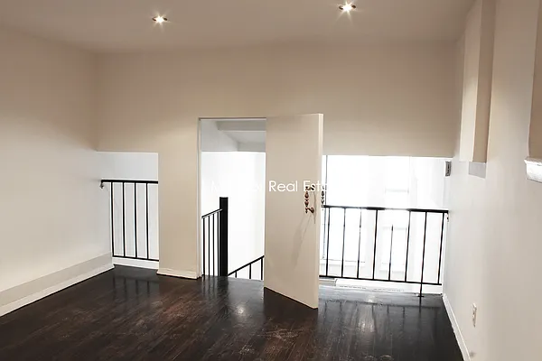 Rented by Mirador Real Estate | media 40