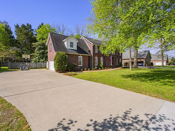 2nd image of 409 Liberty Dr