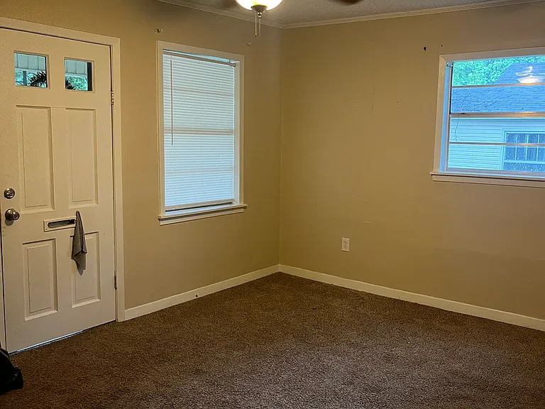 1805 Brook St — Photo 9