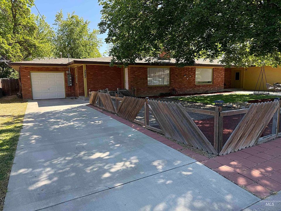 1st image of 3938 W Garnet St
