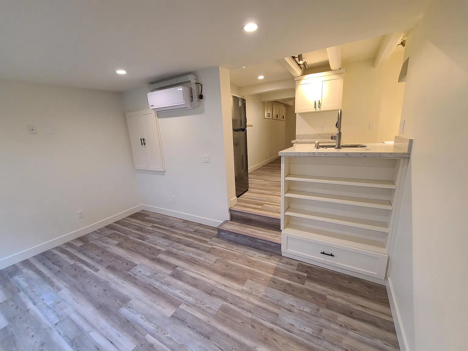 Studio, 426 sqft, $1,825 — Photo 3