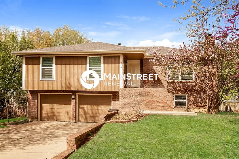 216 W Heritage Dr — Photo 1