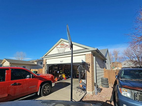 4th image of 867 Daffodil St