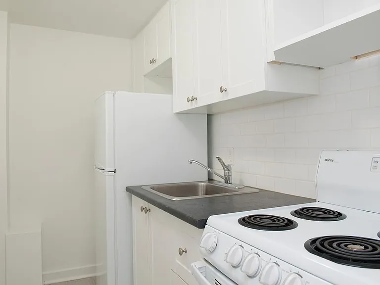 335 Cooper St — Photo 5