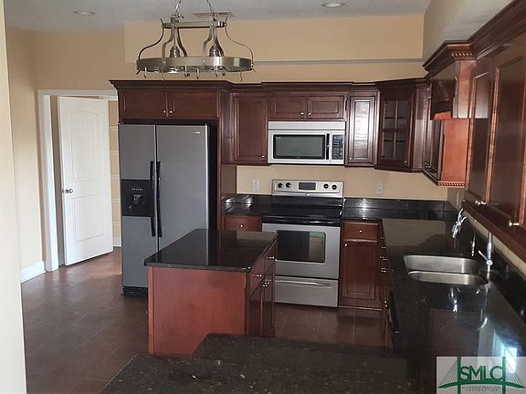 3rd image of 191 Madison Ave NE