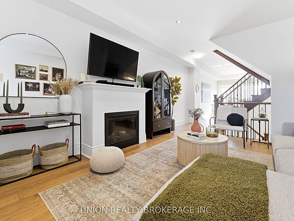 4th image of 293 Kingston Rd