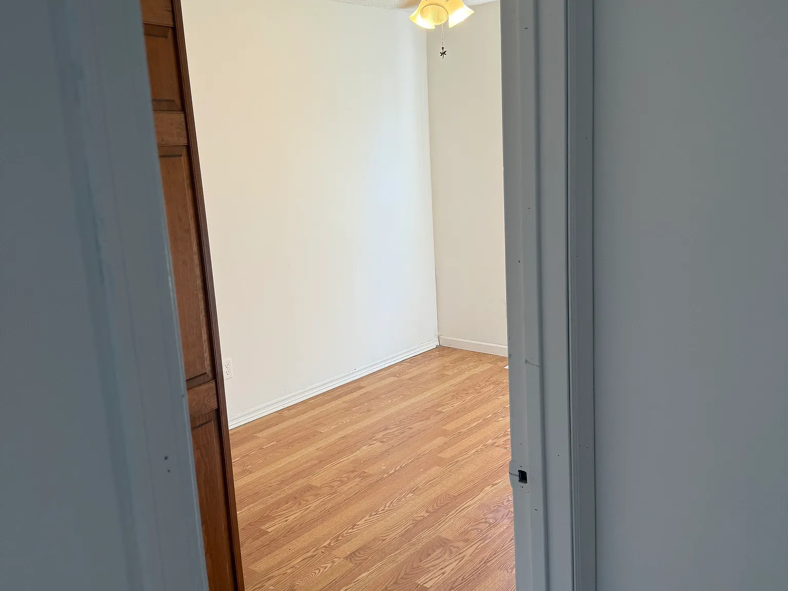 16 Ensign Ave — Photo 2