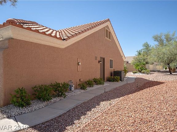3rd image of 8521 Glenmore Dr
