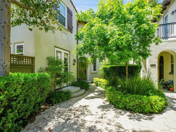 26916 Carmelita Dr, Santa Clarita, CA 91355