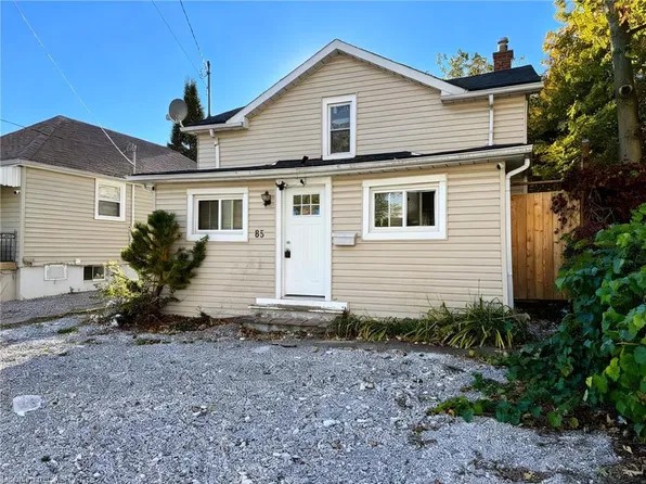 65 Queen St N, Thorold, ON L2V 2R2