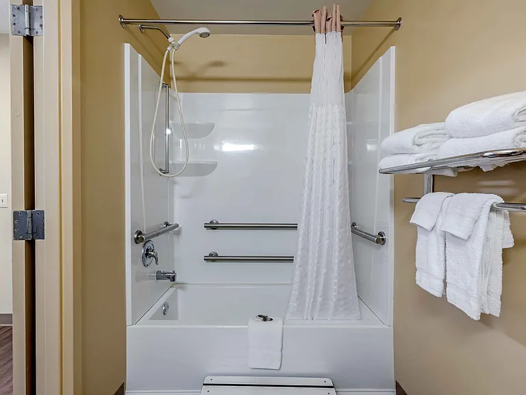 Studio Suite - 2 Full Beds
