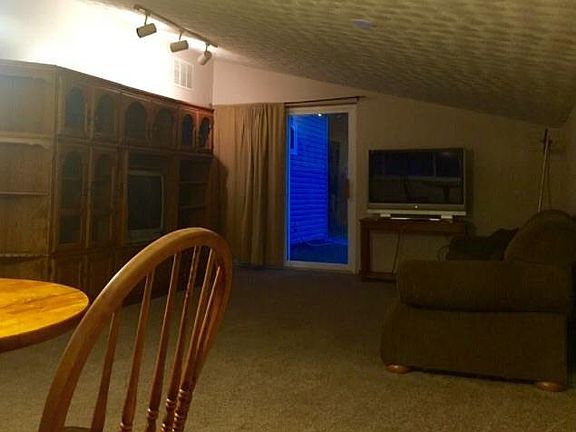 Dining room/ Family room