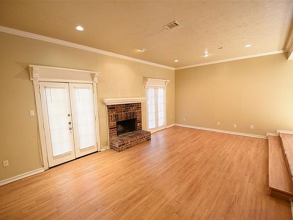5th image of 5731 Penrose Ave