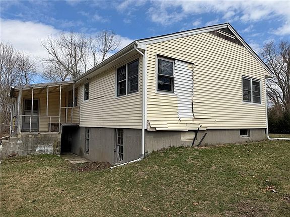 2nd image of 21R Nichols Ln