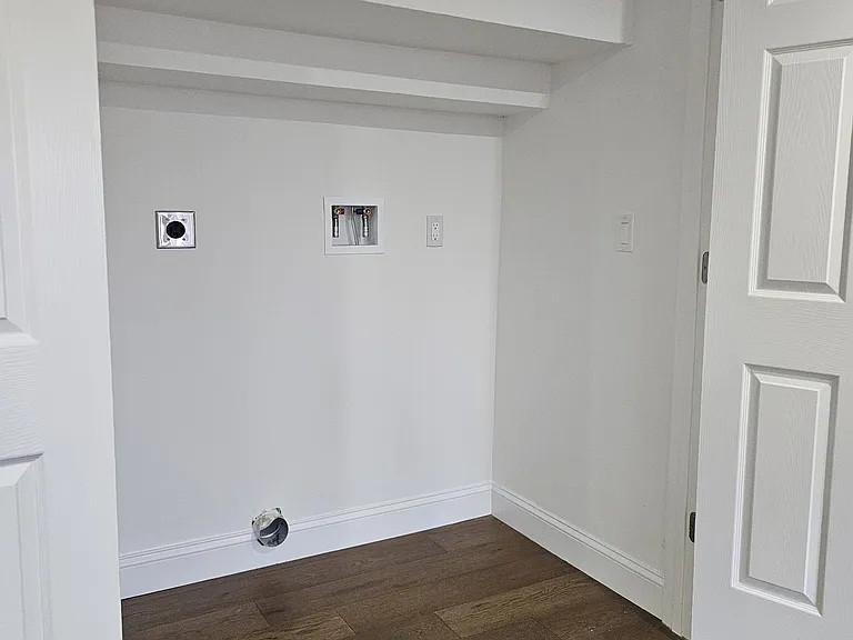 8 Sussex Ln — Photo 20
