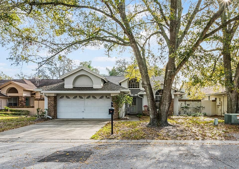 1st image of 712 Barrington Cir