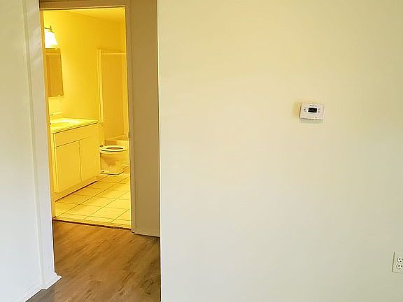 3rd image of 32005 W Twelve Mile Rd Unit 110-107-1