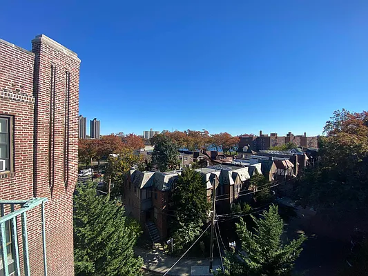 Rented by Bruma Realty LLC | media 8