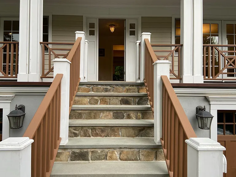85 Wappanocca Ave — Photo 2
