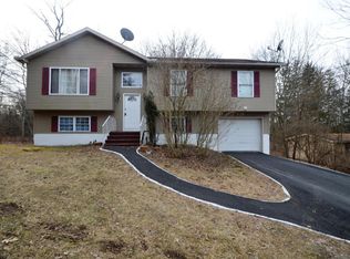 5034 Pine Ridge Rd S, East Stroudsburg, PA 18302