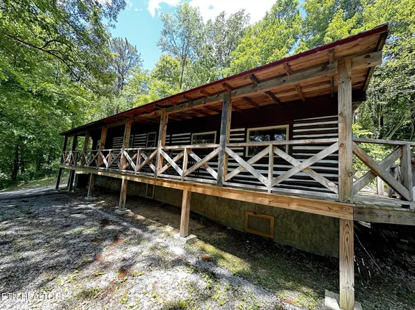 576 Mill Creek Rd, Pigeon Forge, TN 37863