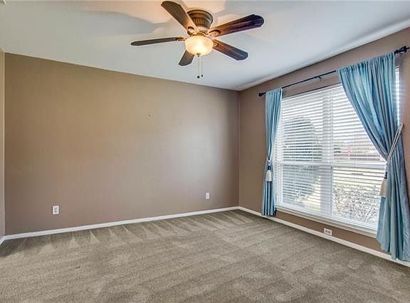 5th image of 443 Malden Dr