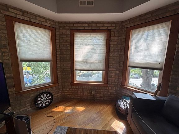 4th image of 1342 W Greenleaf Ave APT 2B