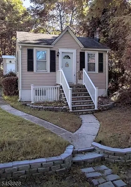 14 Pershing Ave