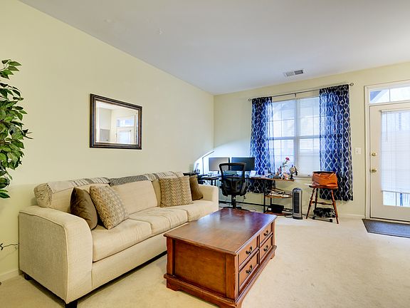 3rd image of 43445 Blair Park Sq