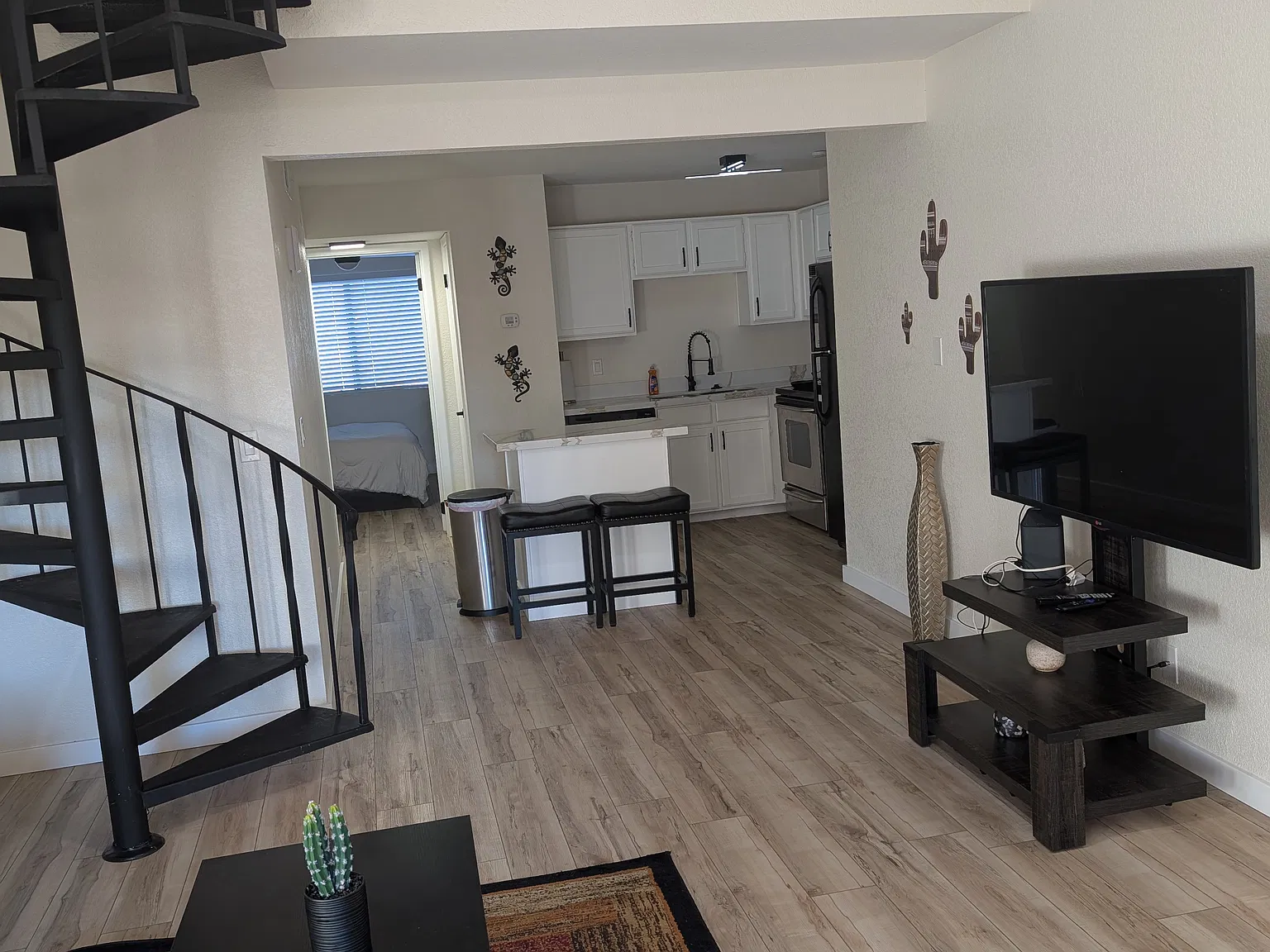 4901 S Calle Los Cerros Dr — Photo 2