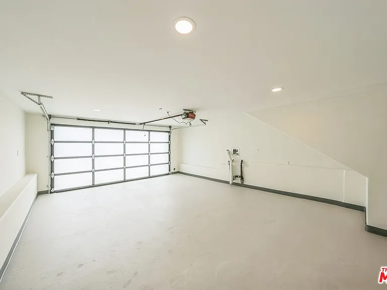 4576 Martson Dr — Photo 30