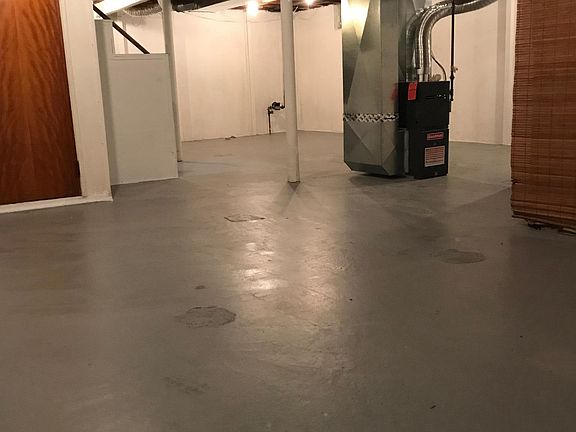 5th image of 22841 Maxine Ave