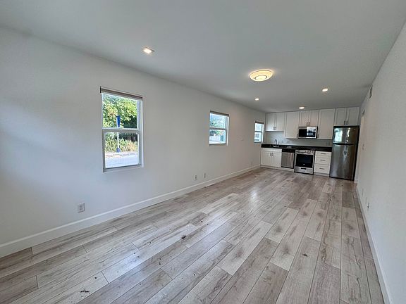 3rd image of 102 S K St APT 1
