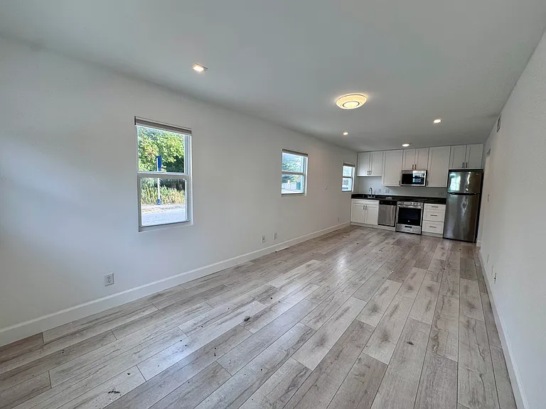 102 S K St #1 — Photo 3