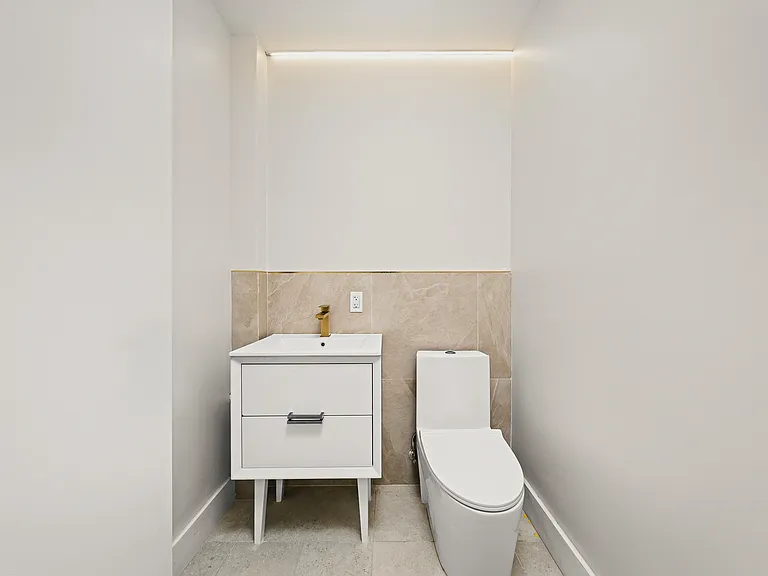34-16 38th St #2104 — Photo 9