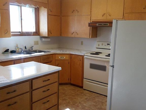 5th image of 608 Howard Ave