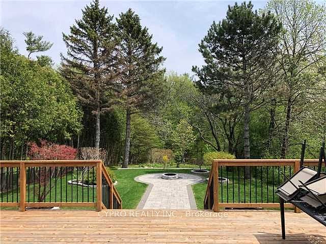 1st image of 22 Banstock Dr