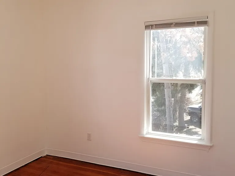  583 Willow St 2F AllNew 2ndFlr 2B/1B Granite Hardwoods PetsOK Prkg — Photo 17